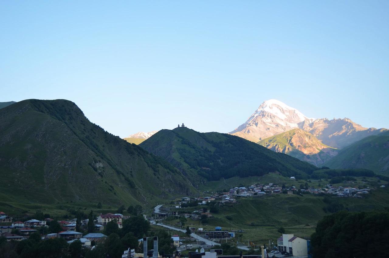 Mount Inn Kazbegi ภายนอก รูปภาพ