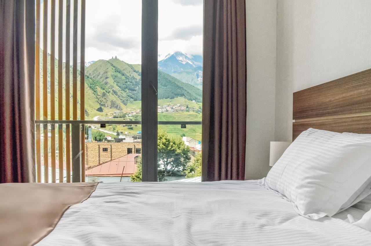 Mount Inn Kazbegi ภายนอก รูปภาพ